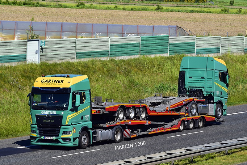 _DSC3348-crop-GARTNER-MAN TGX II.JPG