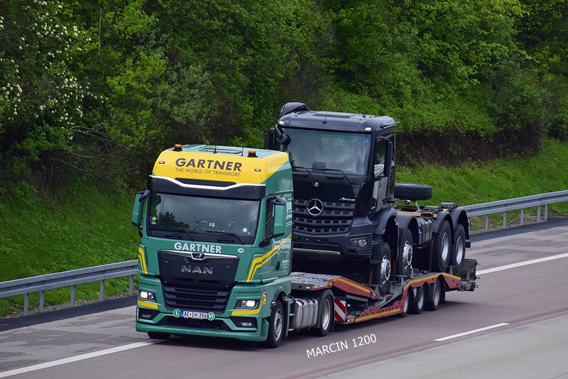 _DSC1168 GARTNER-crop-MAN TGX II.JPG