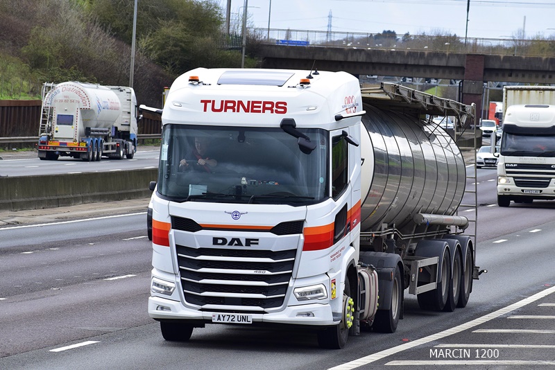 _DSC0564-crop-TURNERS-DAF XG.JPG