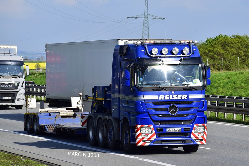 _DSC2200 REISER-crop-Mercedes-Benz Actros MP3.JPG