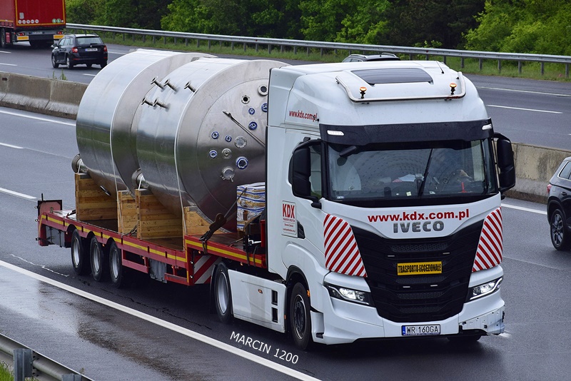 _DSC2985 KDX-crop-IVECO S-WAY.JPG