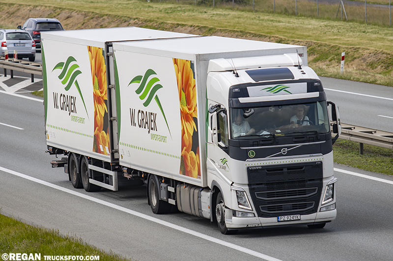 Volvo FH4 - W. Grajek.jpg