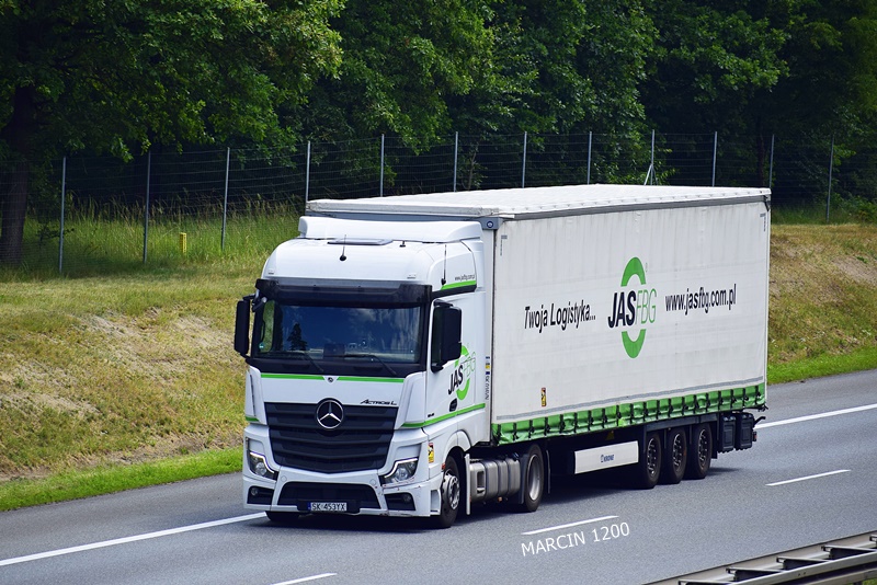 _DSC5050-crop-JAS-FBG-Mercedes-Benz ActrosL MP5.JPG