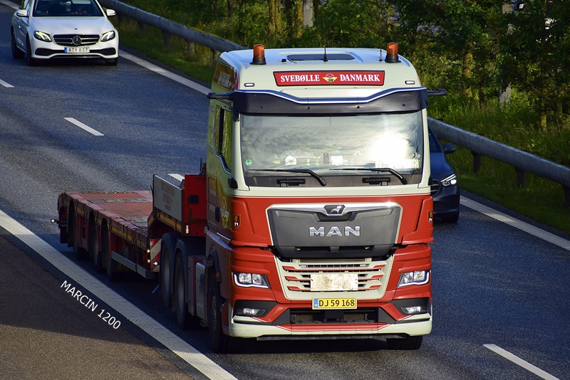 _DSC4247 SVEBOLLE-crop-MAN TGX II.JPG