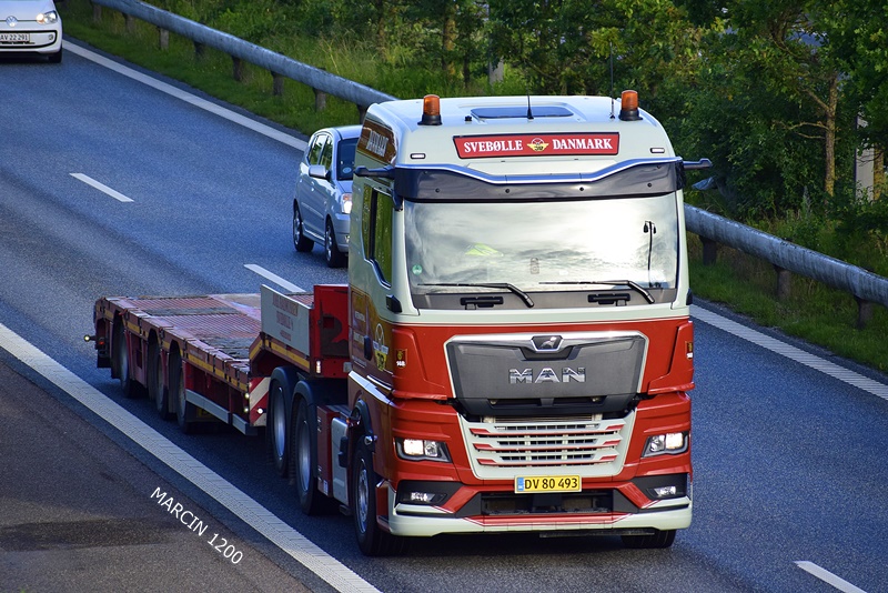 _DSC4264 SVEBOLLE-crop-MAN TGX II.JPG