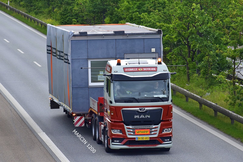 _DSC4509 SVEBOLLE-crop-MAN TGX II.JPG