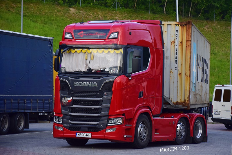 _DSC3479-crop-MajorkaTrans-SCANIA S530 V8.JPG