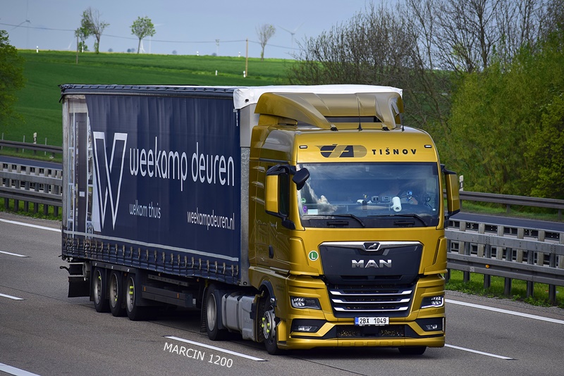 _DSC2492 CSAD TISNOV-crop-MAN TGX II.JPG