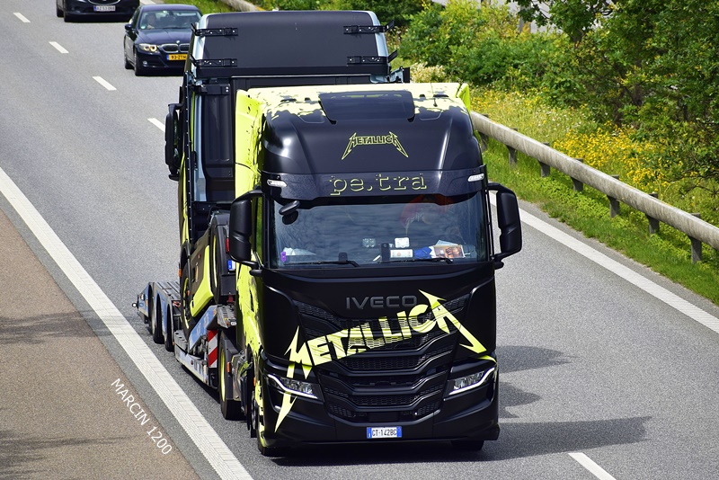 _DSC4628 PE.TRA-crop-Iveco S-WAY- Metallica.JPG