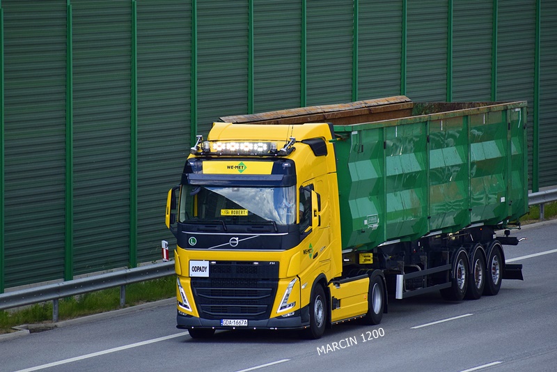 _DSC3611-crop-We-Met-VOLVO FH V.JPG