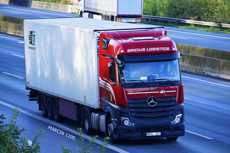 _DSC7635 GRICIUS LOGISTICS-crop-Mercedes-Benz Actros MP5.JPG