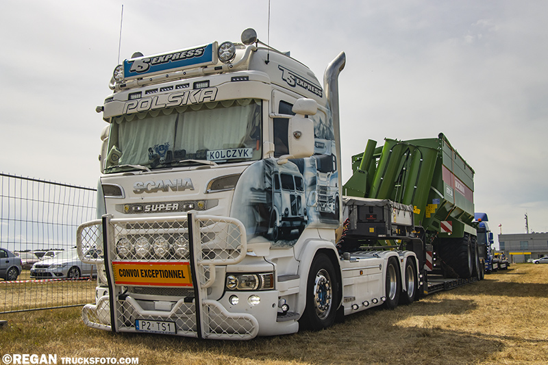 Scania V8 - TS Express.jpg