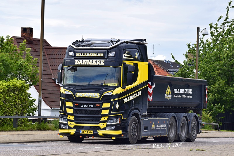 _DSC4923 MLLARSEN-crop-SCANIA R580 V8.JPG