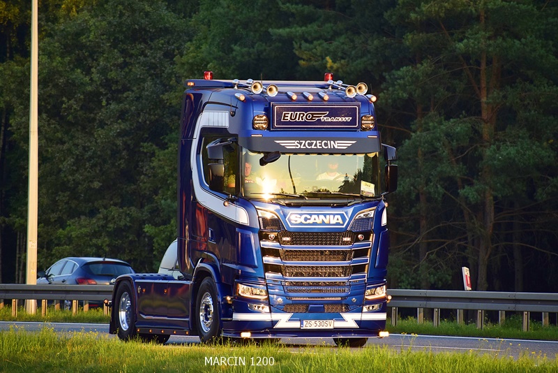 _DSC5667-crop-Euro-Transit-SCANIA S NG-V8.JPG