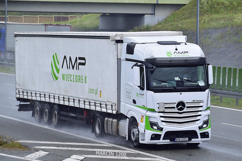 _DSC5792-crop-AMP Wieczorek-Mercedes-Benz ActrosL MP5.JPG