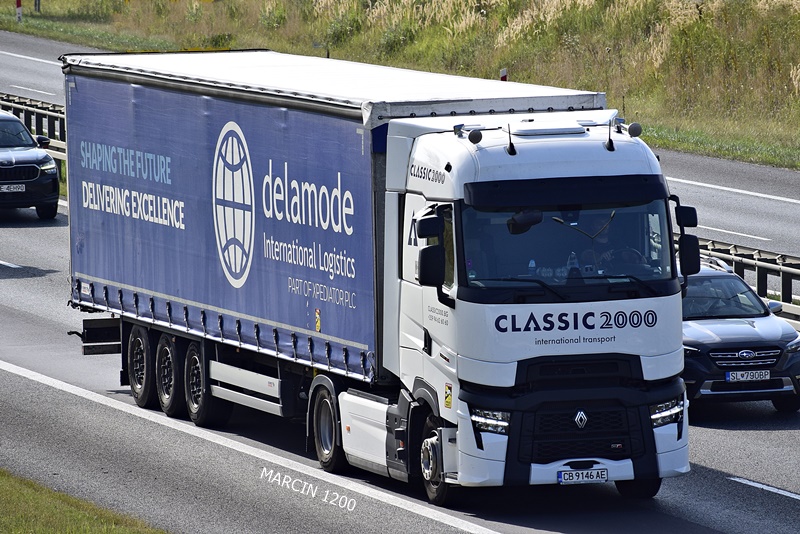 _DSC5992-crop-Classic 2000-RENAULT RANGE T EVO.JPG