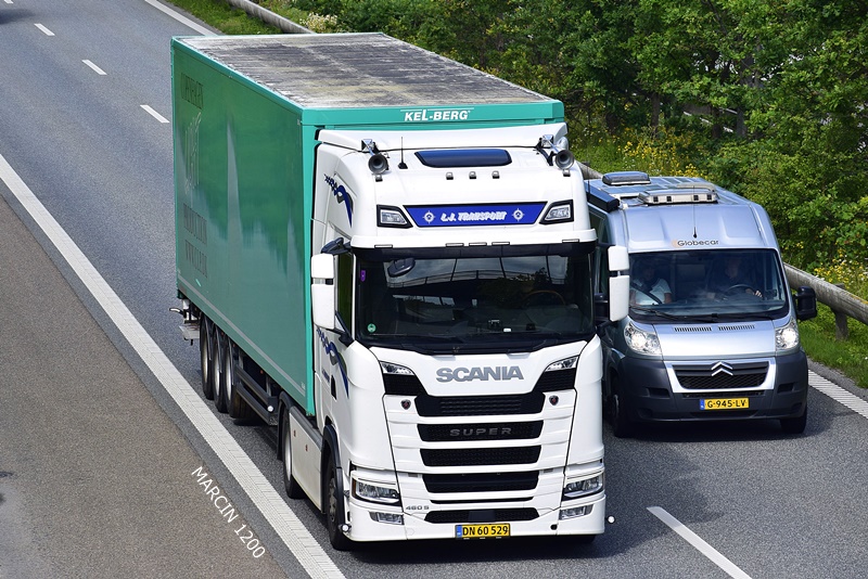 _DSC4535 L.J.TRANSPORT-crop-SCANIA S450.JPG
