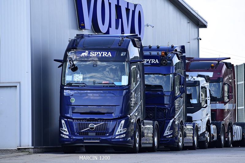 _DSC6298-crop-Volvo FH Aero-SPYRA.JPG