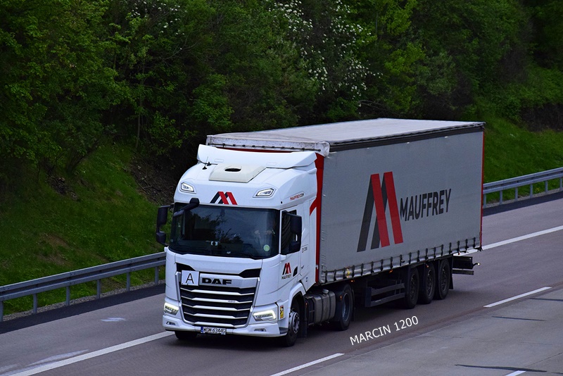 _DSC2331 MAUFFREY-crop-DAF XF.JPG