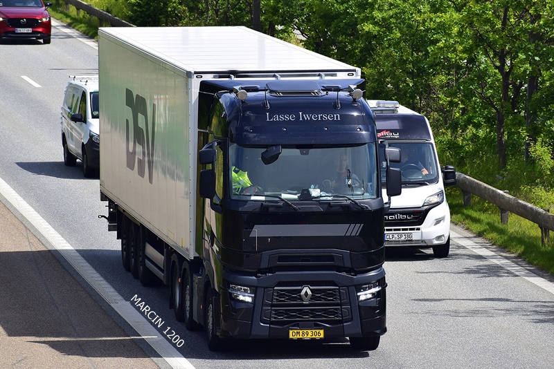 _DSC4788 LASSE IWERSEN-crop-Renault Range T Evo.JPG