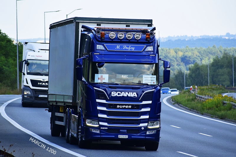 _DSC6400-crop-M.Dufey-SCANIA R950 V8.JPG