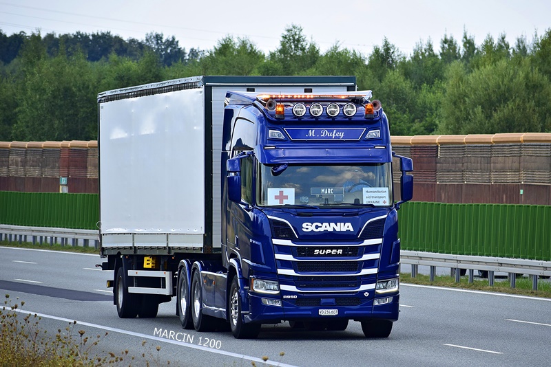_DSC6417-crop-M.Dufey-SCANIA R950 V8.JPG
