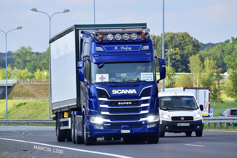 _DSC6425-crop-M.Dufey-SCANIA R950 V8.JPG