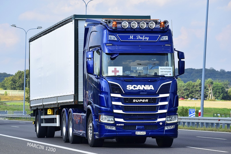 _DSC6428-crop-M.Dufey-SCANIA R950 V8.JPG