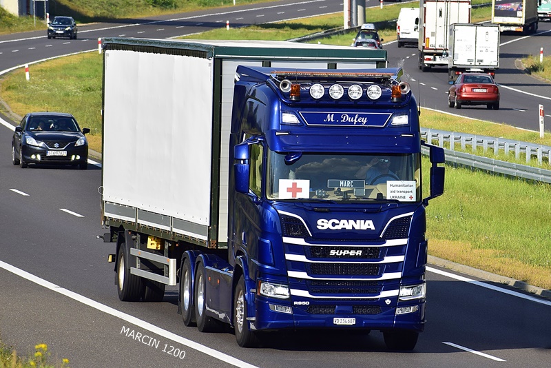 _DSC6449-crop-M.Dufey-SCANIA R950 V8.JPG