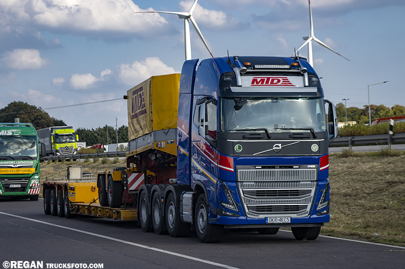 Volvo FH16 750 - MTD Skuratowicz.jpg