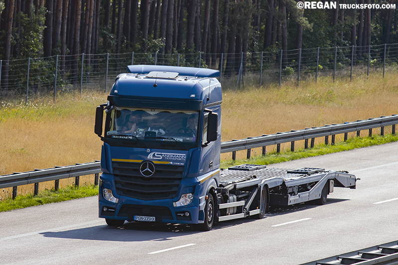 Mercedes-Benz Actros MP4 - Sandmann Transporte.jpg