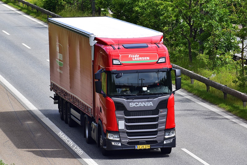 _DSC4838 FRODE LAURSEN-crop-SCANIA S450.JPG
