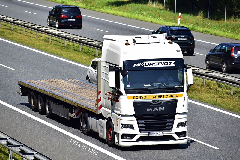 _DSC5975-crop-Kurspiot-MAN TGX II.JPG