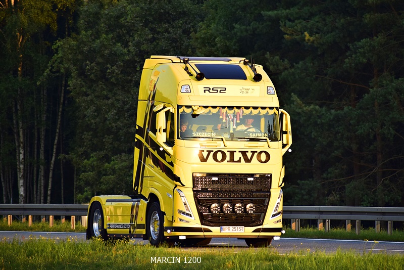 _DSC5669-crop-RS2-VOLVO FH V.JPG