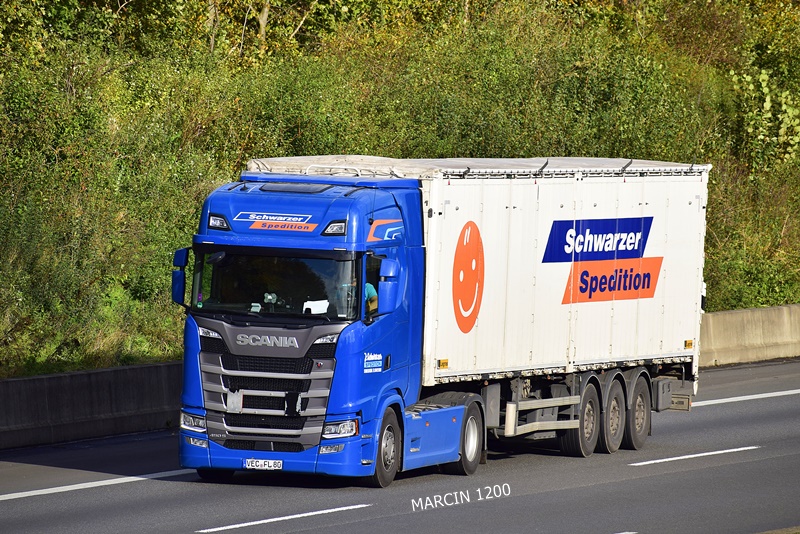 _DSC8037-crop-Schwarzer Spedition-SCANIA S500.JPG
