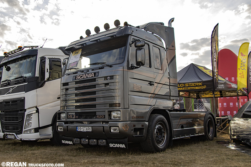 Scania 143H 420 - Lo-Stark.jpg