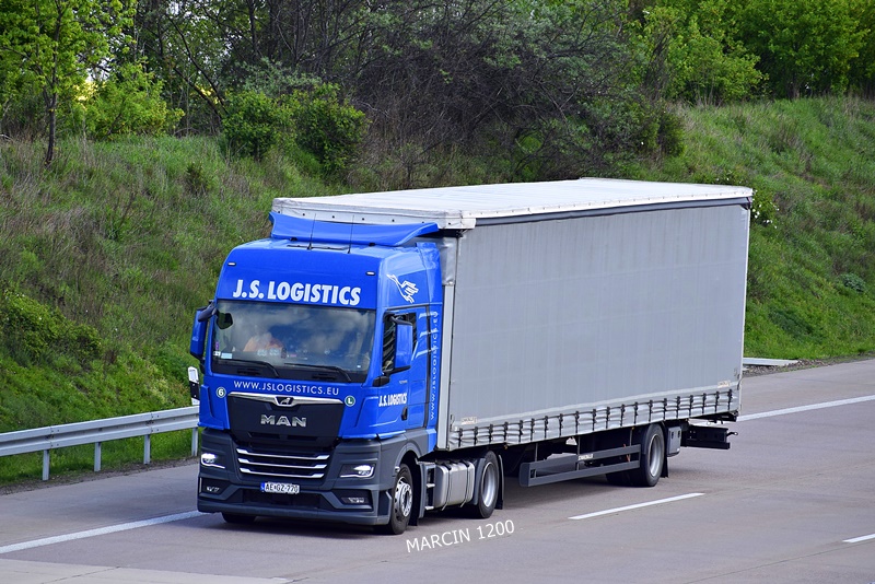 _DSC1577 J.S.LOGISTICS-crop-MAN TGX II.JPG