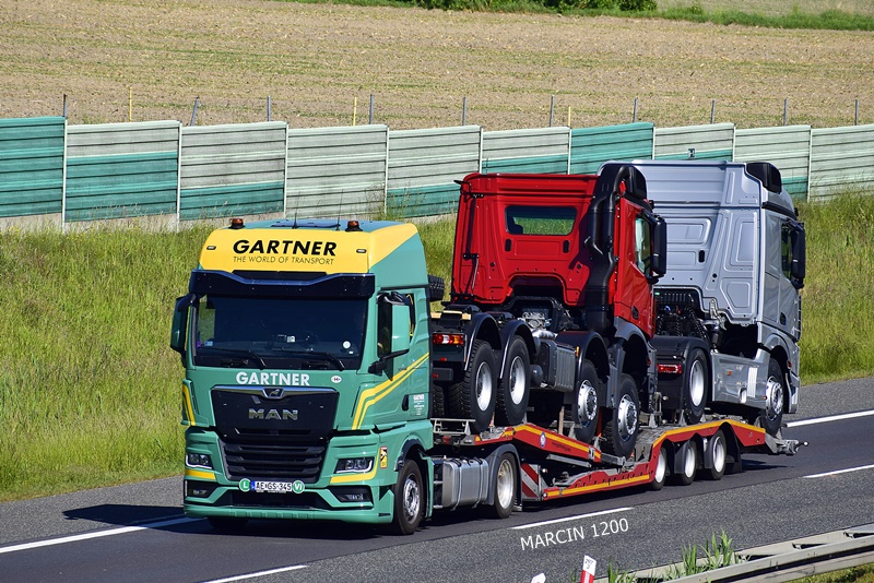 _DSC3345-crop-GARTNER-MAN TGX II Individual.JPG