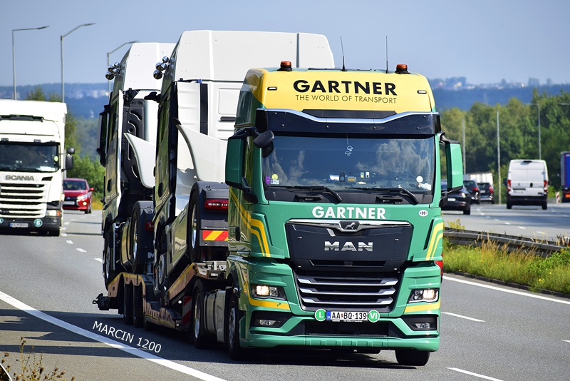 _DSC6374-crop-GARTNER-MAN TGX II Individual.JPG