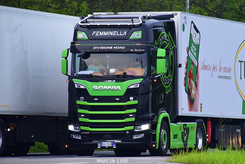 _DSC3505-crop-Femminella-SCANIA S520 V8.JPG