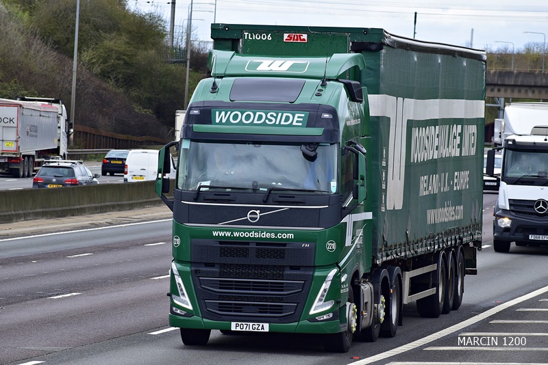 _DSC0527-crop-Woodside Haulage-VOLVO FH V.JPG
