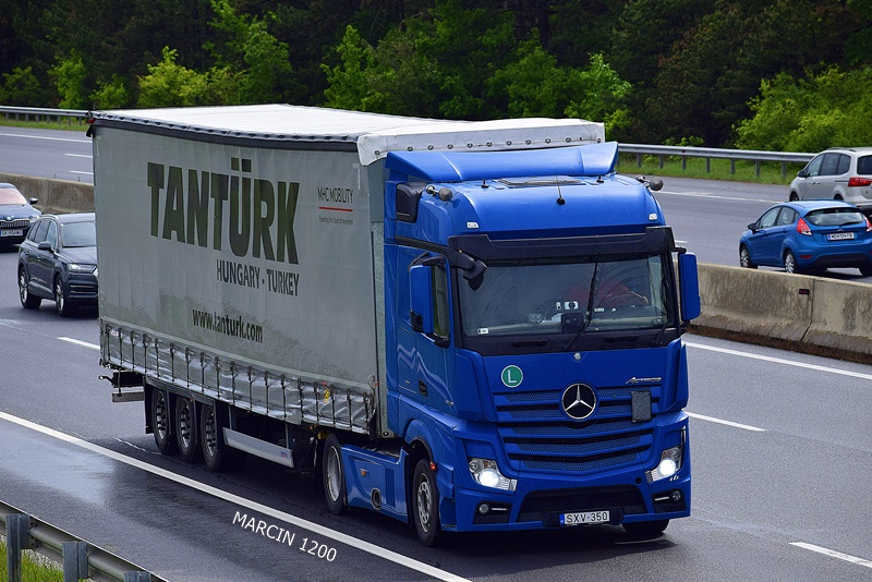 _DSC3015 TANTURK-crop-Mercedes-Benz Actros MP4.JPG
