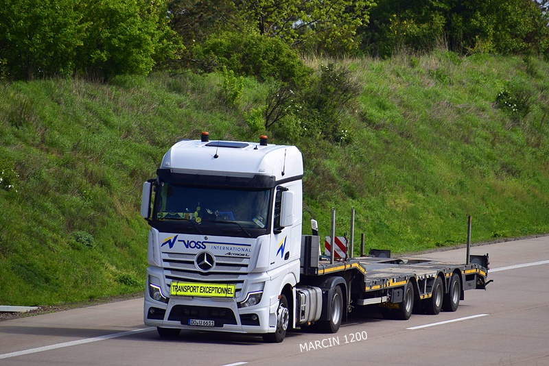 _DSC1484 VOSS-crop-Mercedes-Benz ActrosL MP5.JPG