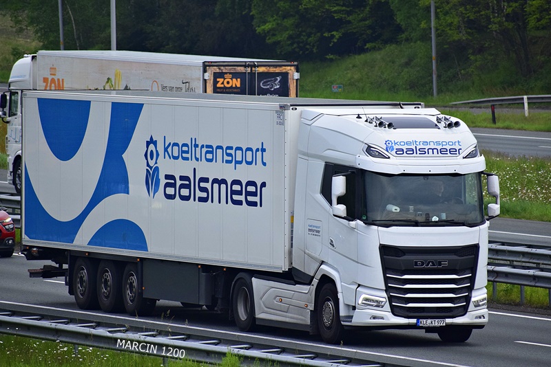 _DSC3543-crop-Koeltransport Aalsmeer-DAF XF.JPG