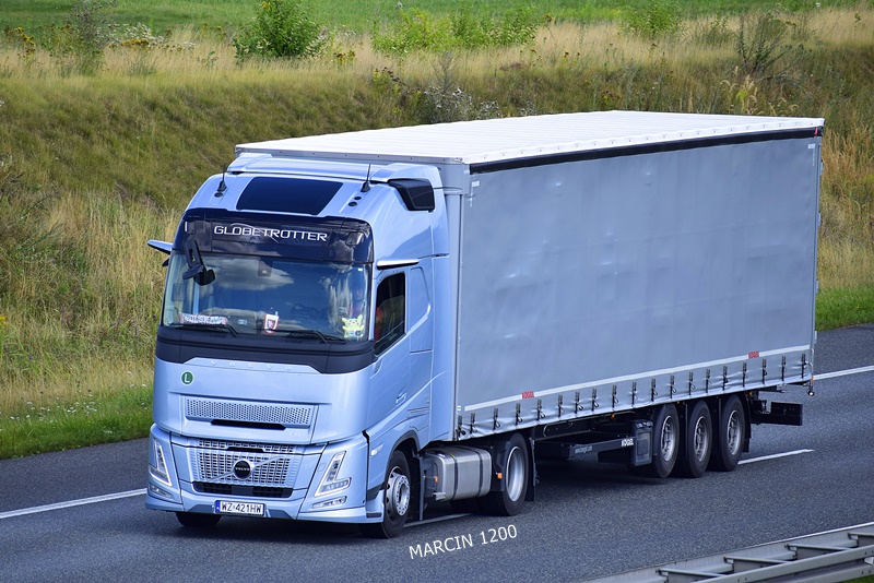 _DSC6204-crop-VOLVO AERO.JPG