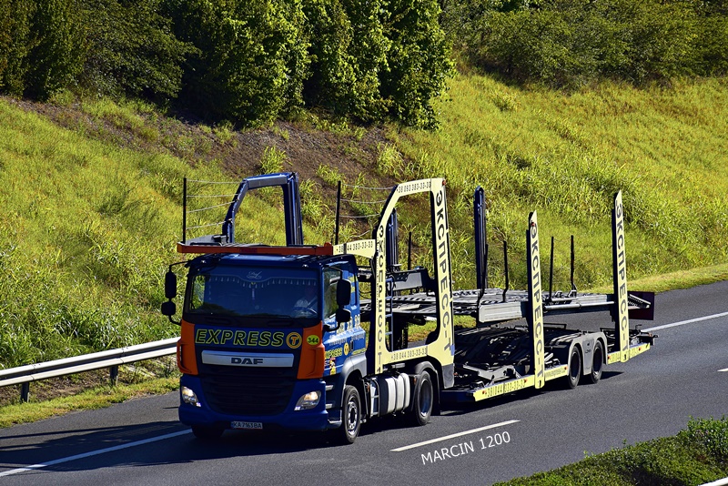 _DSC9953-crop-Express-T-DAF CF.JPG