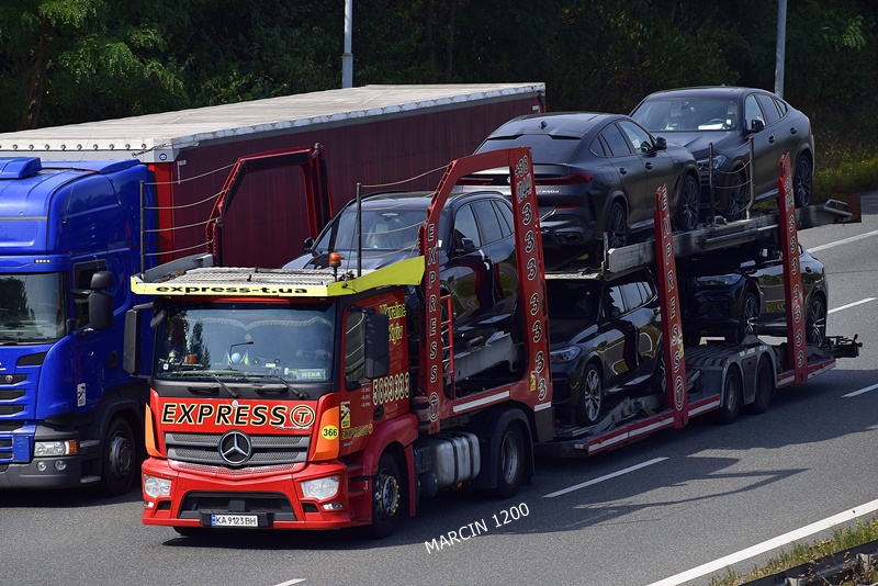 _DSC6577-crop-Express-T-ACTROS MPIV.JPG