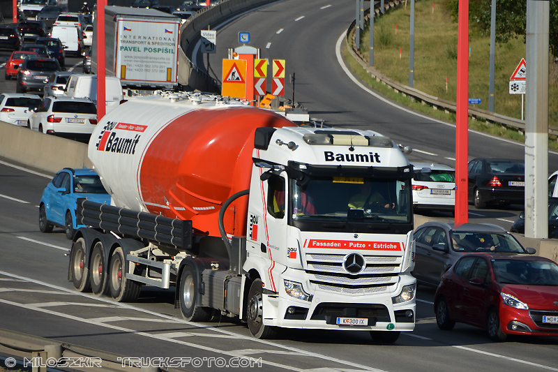 Mercedes Benz Actros MP5_Baumit_1689.JPG