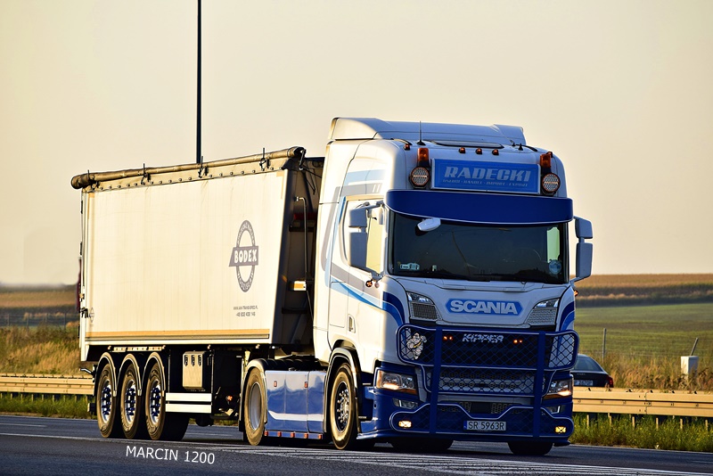 _DSC6648-crop-RADECKI-Scania R NG Highline.JPG