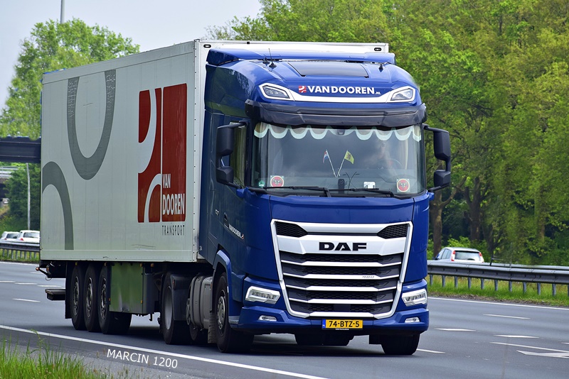 _DSC3141 VAN DOOREN-crop-DAF XG.JPG